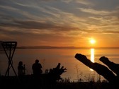 【サロマ湖の夕日（春～秋）】サロマ湖は夕日の名所。沈む夕日は、息をのむ美しさです。