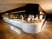 ◆バイキングレストラン「COTA」／開放感のあるオープンキッチン