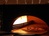【森ビュッフェ】オープンキッチンでお好みの具材＆ソースでオリジナルピザをお作りします（夕食イメージ）