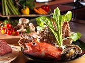 ご夕食（イメージ）／特別会席「鉄板焼会席」。ニセコ周辺や日本海産の新鮮な魚介・肉・野菜を目の前で調理